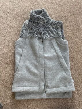 The North Face Grey Faux Fur-Trim Women's Vest